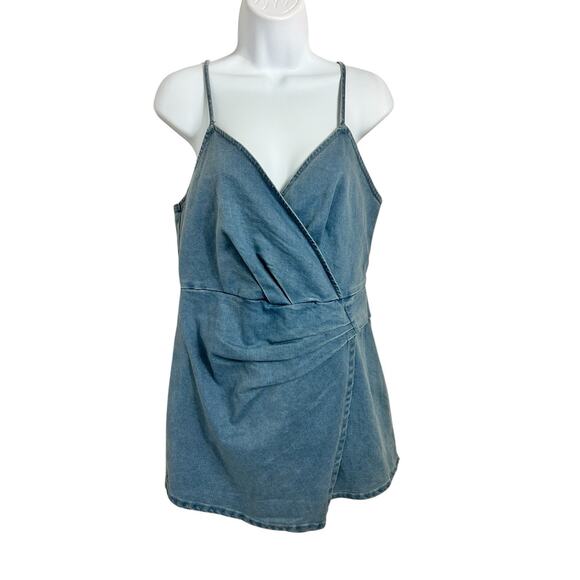 Lulus Wrap To It Light Wash Denim Wrap Front Romper Short Sz Large Sleeveless - Picture 9 of 9
